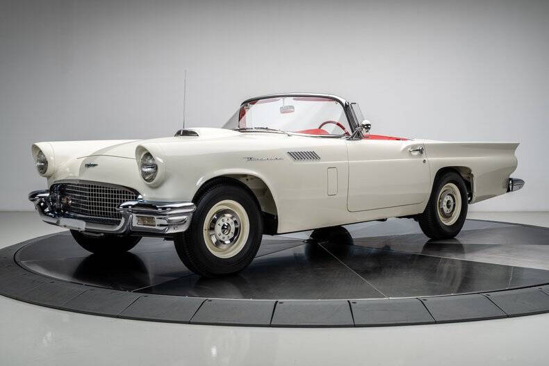 1957 Ford Thunderbird