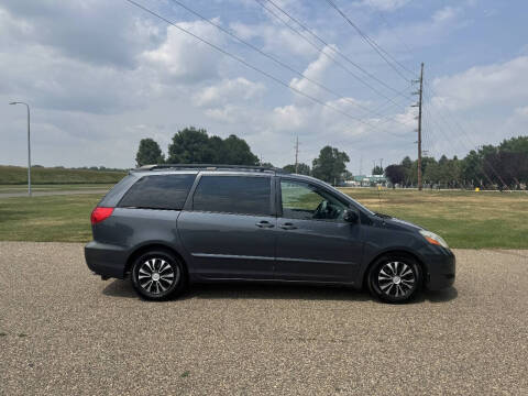2008 Toyota Sienna LE 7-Passenger