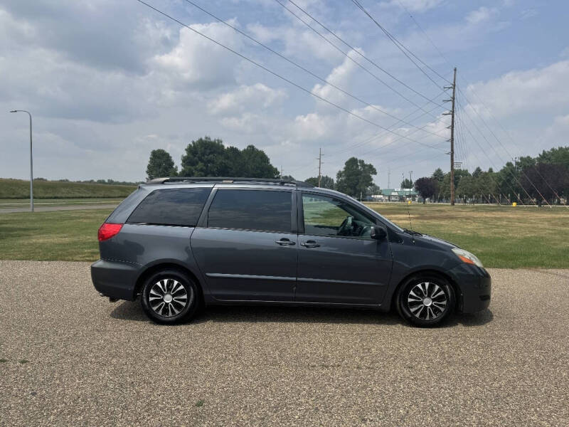 2008 Toyota Sienna LE 7-Passenger