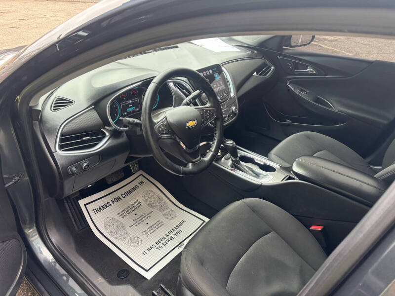 2017 Chevrolet Malibu 1LT photo 10