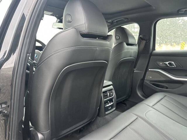 2024 BMW 3 Series 330i xDrive