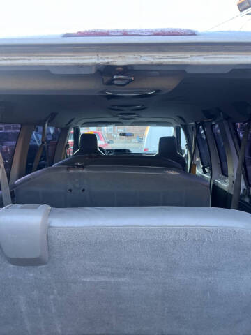 2011 Ford E-Series E-150 XLT