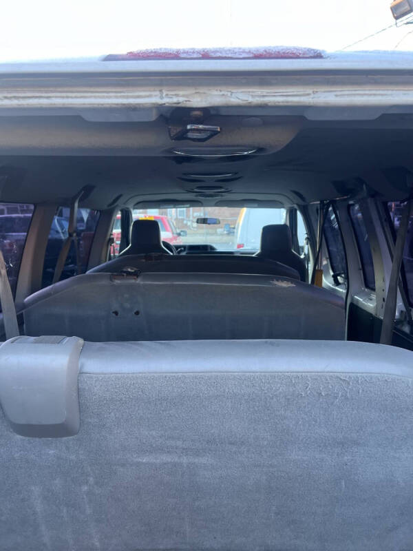 2011 Ford E-Series E-150 XLT