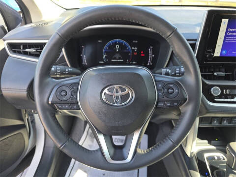 2024 Toyota Corolla Cross XLE