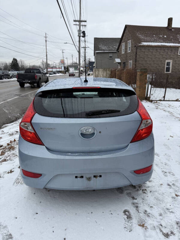 2013 Hyundai Accent SE