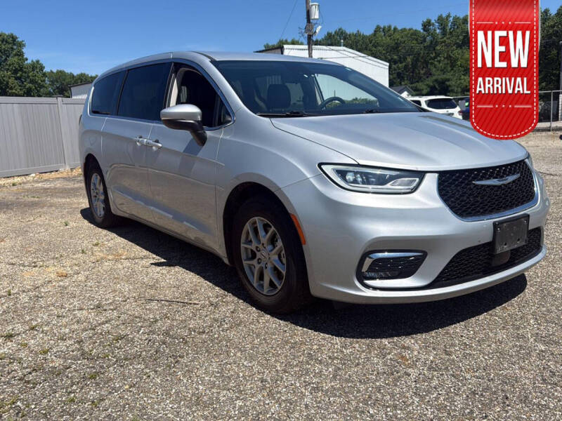 2023 Chrysler Pacifica Touring L