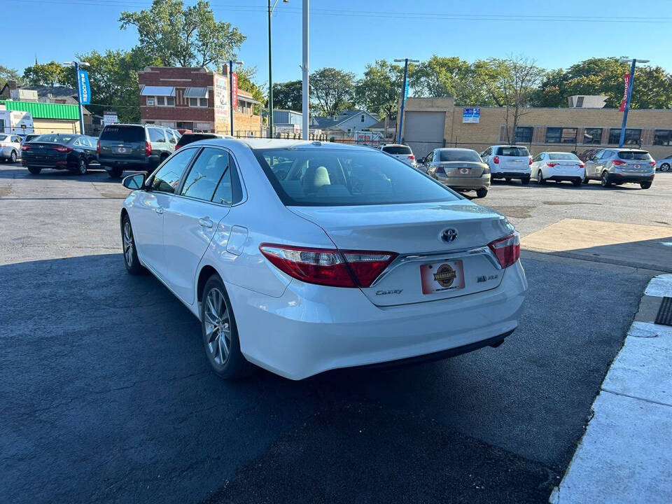 2015 Toyota Camry Hybrid for sale at Chicago Auto House in Chicago, IL