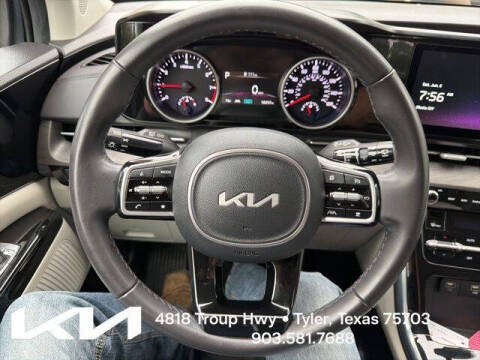 2024 Kia Carnival EX