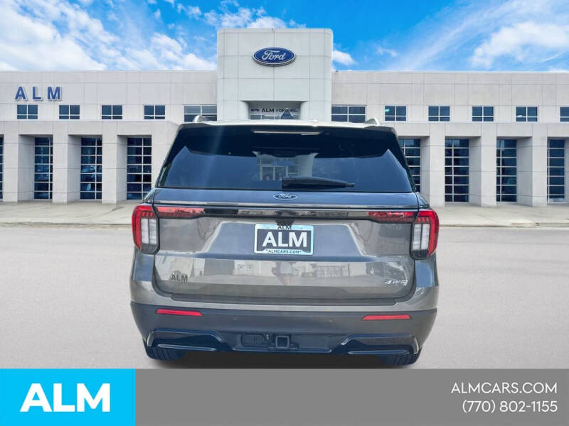 2025 Ford Explorer ST-Line