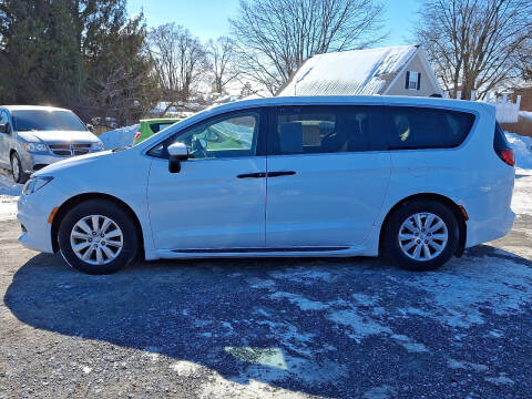 2021 Chrysler Voyager L