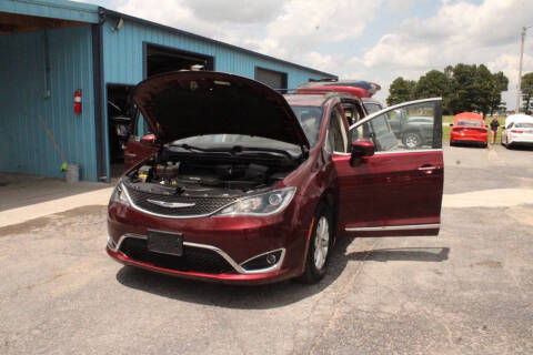 2017 Chrysler Pacifica Touring-L