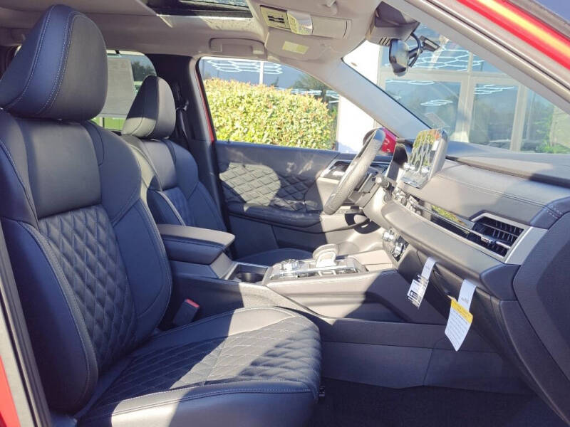 2025 Mitsubishi Outlander PHEV SEL