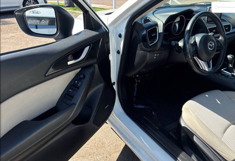 2016 Mazda MAZDA3 i Touring