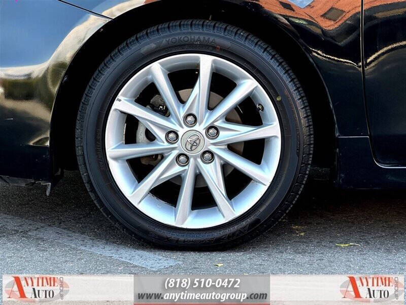 2012 Toyota Prius v Five