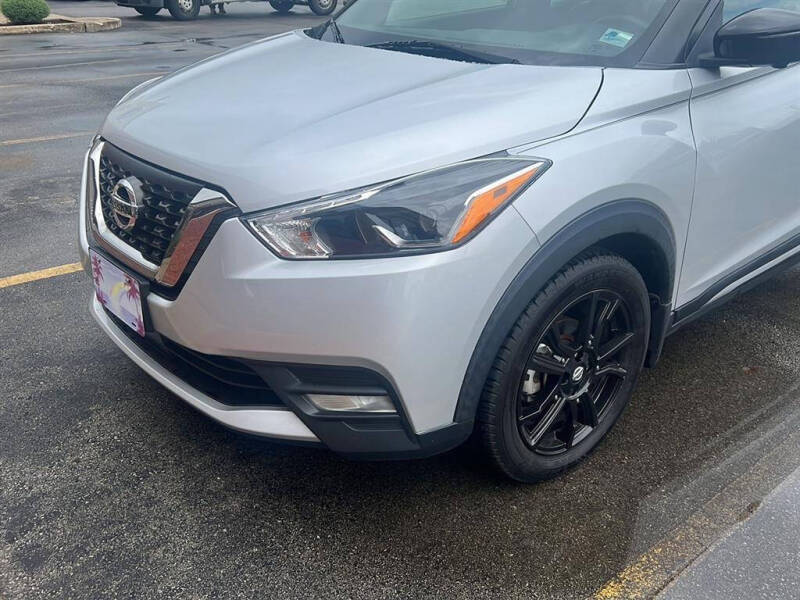 2020 Nissan Kicks SR