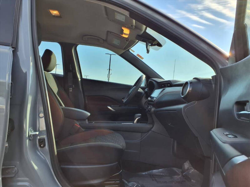 2023 Nissan Kicks SR