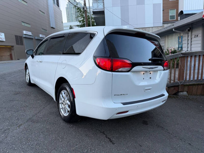 2018 Chrysler Pacifica LX