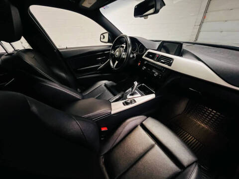 2013 BMW 3 Series 320i