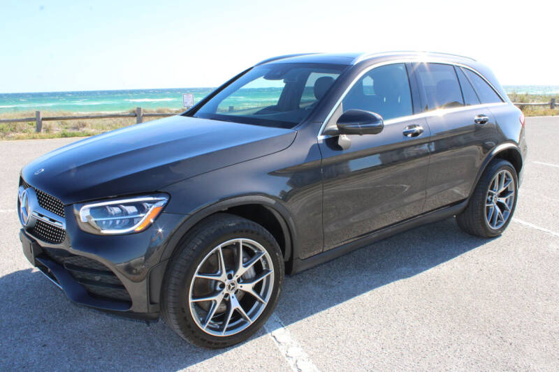 2022 Mercedes-Benz GLC GLC300's photo