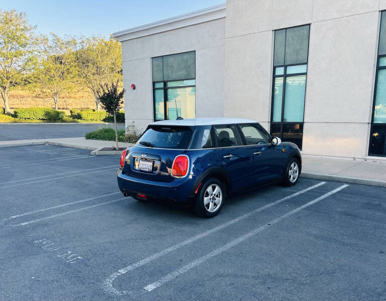 2017 MINI Hardtop 4 Door Cooper