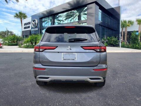 2024 Mitsubishi Outlander SE