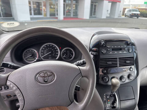 2004 Toyota Sienna