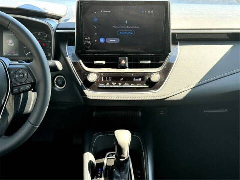 2025 Toyota Corolla Hatchback SE