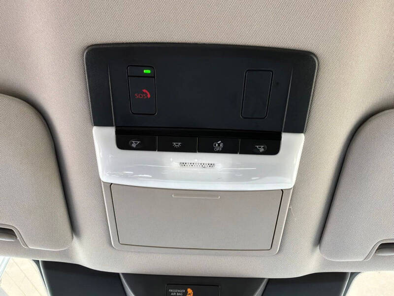 2025 Nissan Pathfinder SV