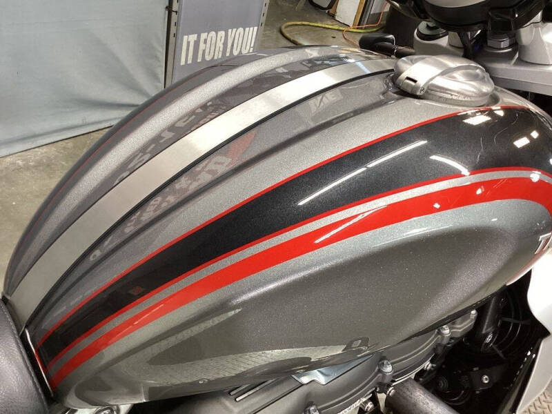 2022 Triumph Rocket 3 GT Silver Ice &amp; S