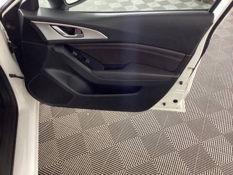 2018 Mazda MAZDA3 Touring