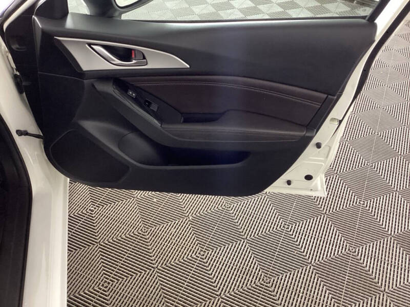 2018 Mazda MAZDA3 Touring