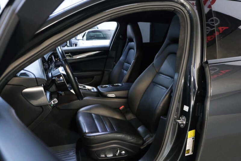 2018 Porsche Panamera Turbo Sport Turismo