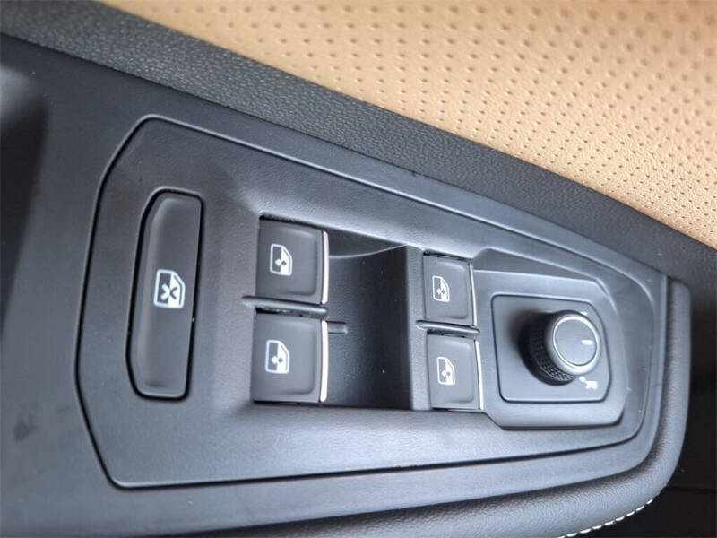 2026 Volkswagen Atlas Cross Sport SE