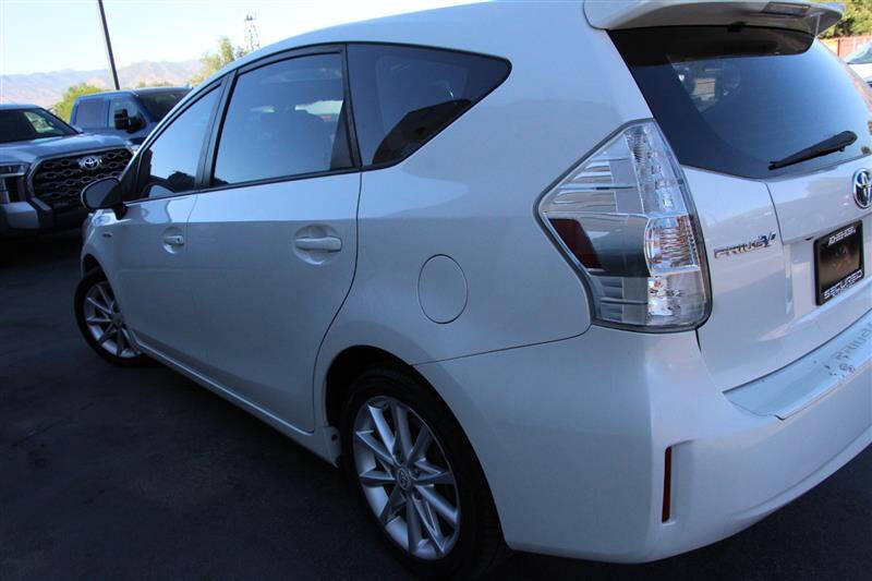 2012 Toyota Prius v Five