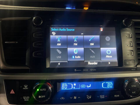 2017 Toyota Highlander SE