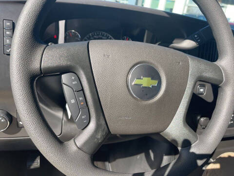 2025 Chevrolet Express 2500
