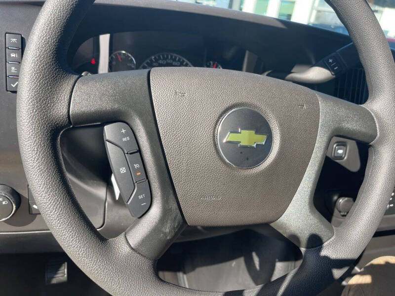 2025 Chevrolet Express 2500