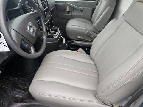 2025 Chevrolet Express 2500