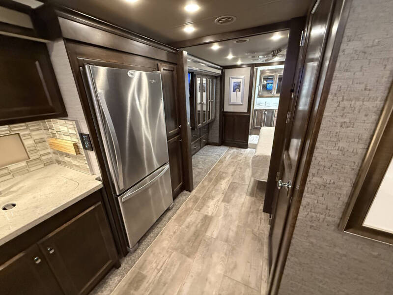 2020 Tiffin Allegro RED