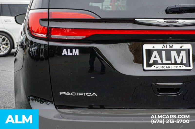 2024 Chrysler Pacifica Plug-In Hybrid Select