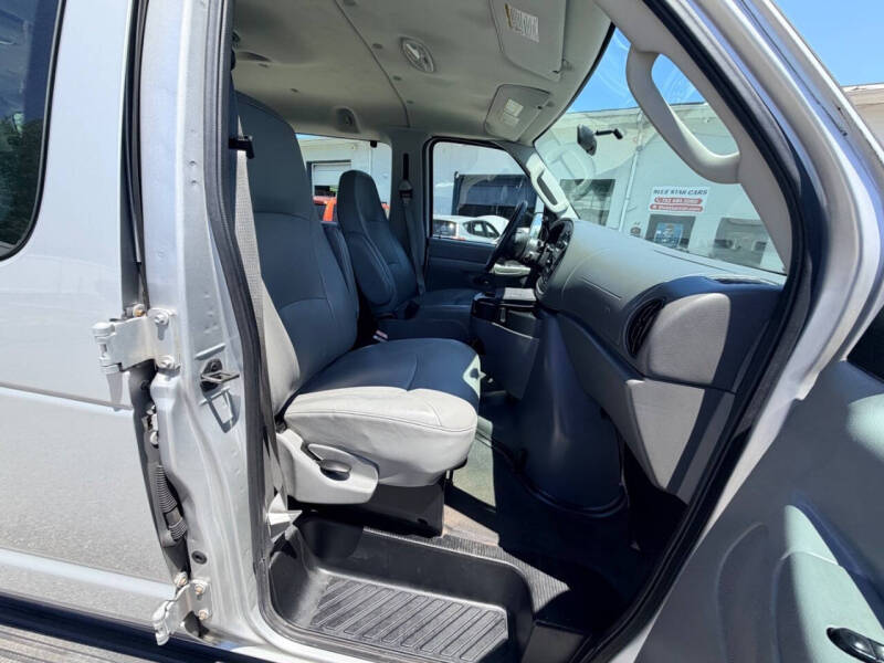 2006 Ford E-Series E-350 SD XL