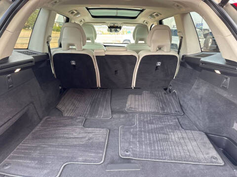 2016 Volvo XC90 T5 Momentum