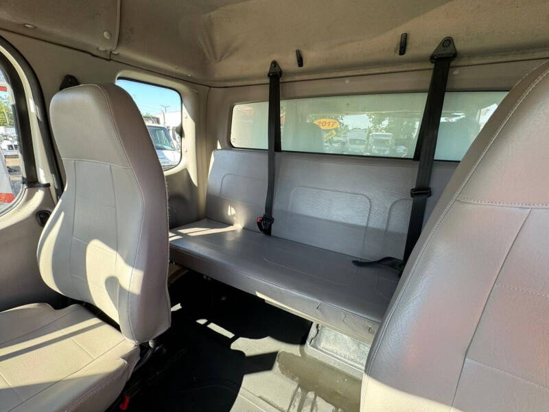 2017 Freightliner M2 106