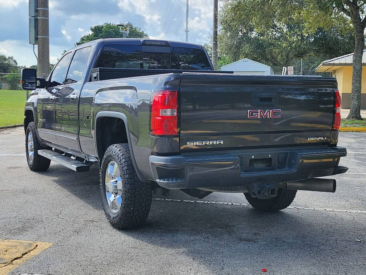 2016 GMC Sierra Pickup - $33,995