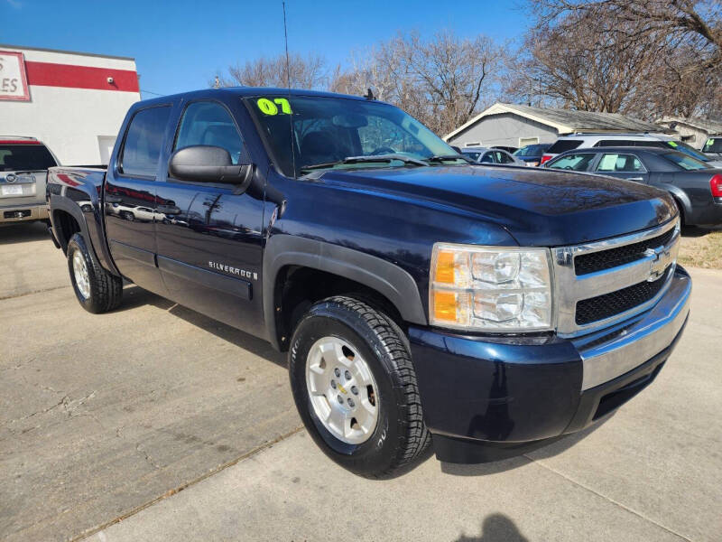 2007 Chevrolet Silverado 1500 for sale at Quallys Auto Sales in Olathe KS