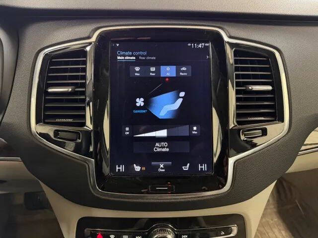 2016 Volvo XC90 T6 Momentum