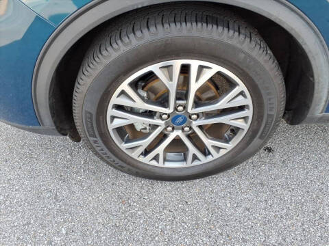 2020 Ford Escape SEL