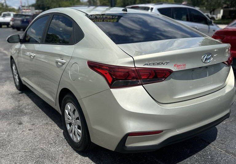 2019 Hyundai Accent SE photo 3