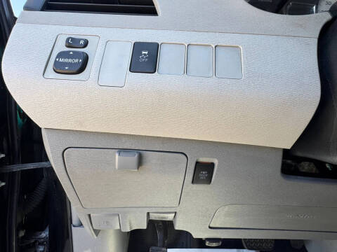 2013 Toyota Sienna SE 8-Passenger