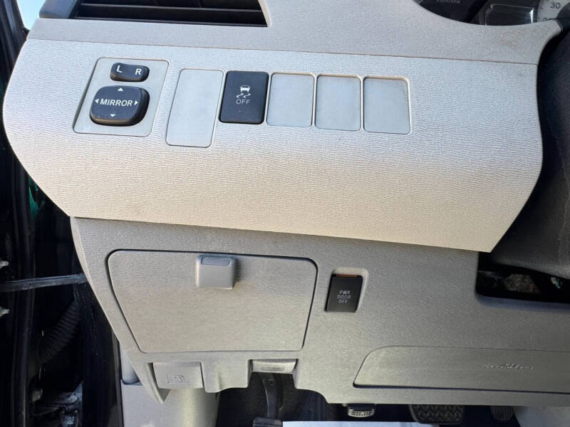 2013 Toyota Sienna SE 8-Passenger